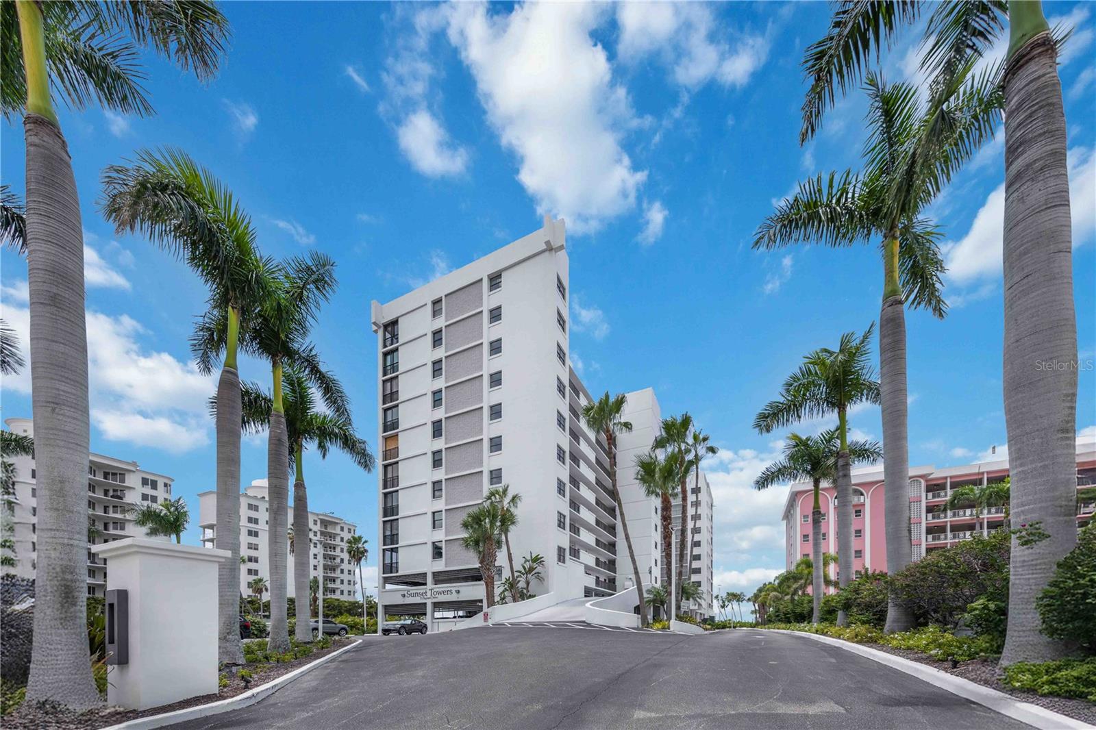 11 SUNSET DR #505 - Photo 1