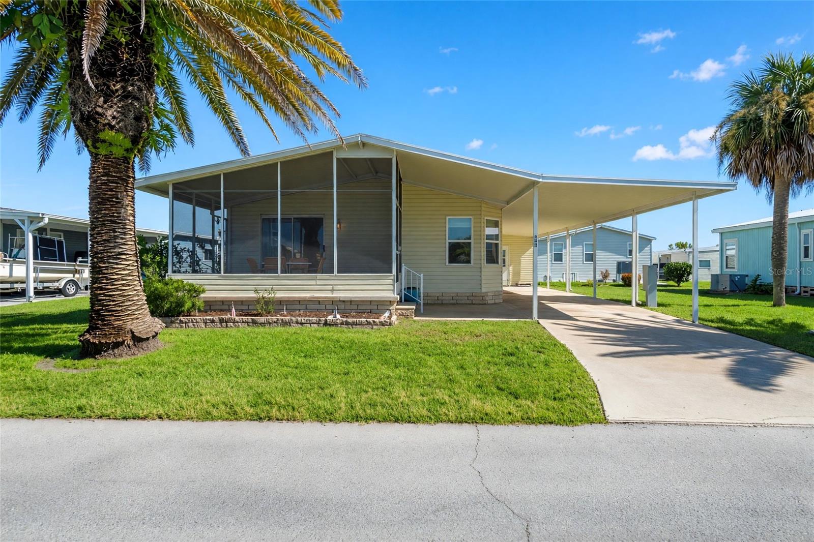 693 RIVERVIEW CIR - Photo 1