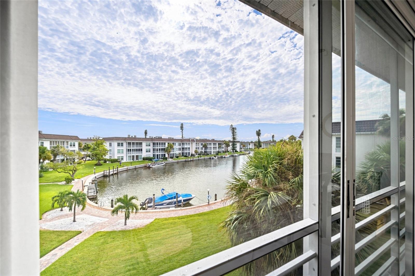 4370 CHATHAM DR #304 - Photo 1