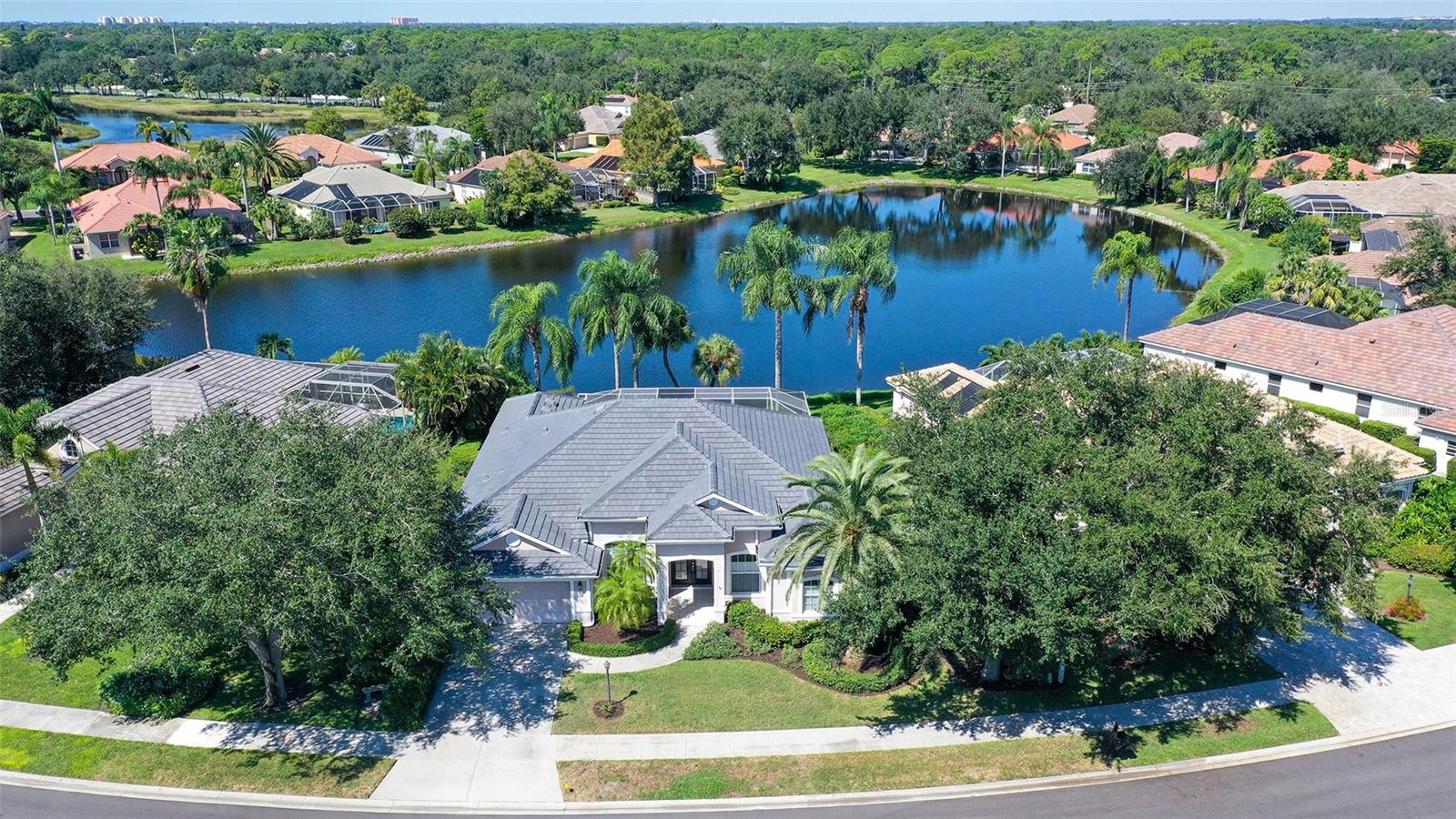 335 PARK TRACE BLVD - Photo 1