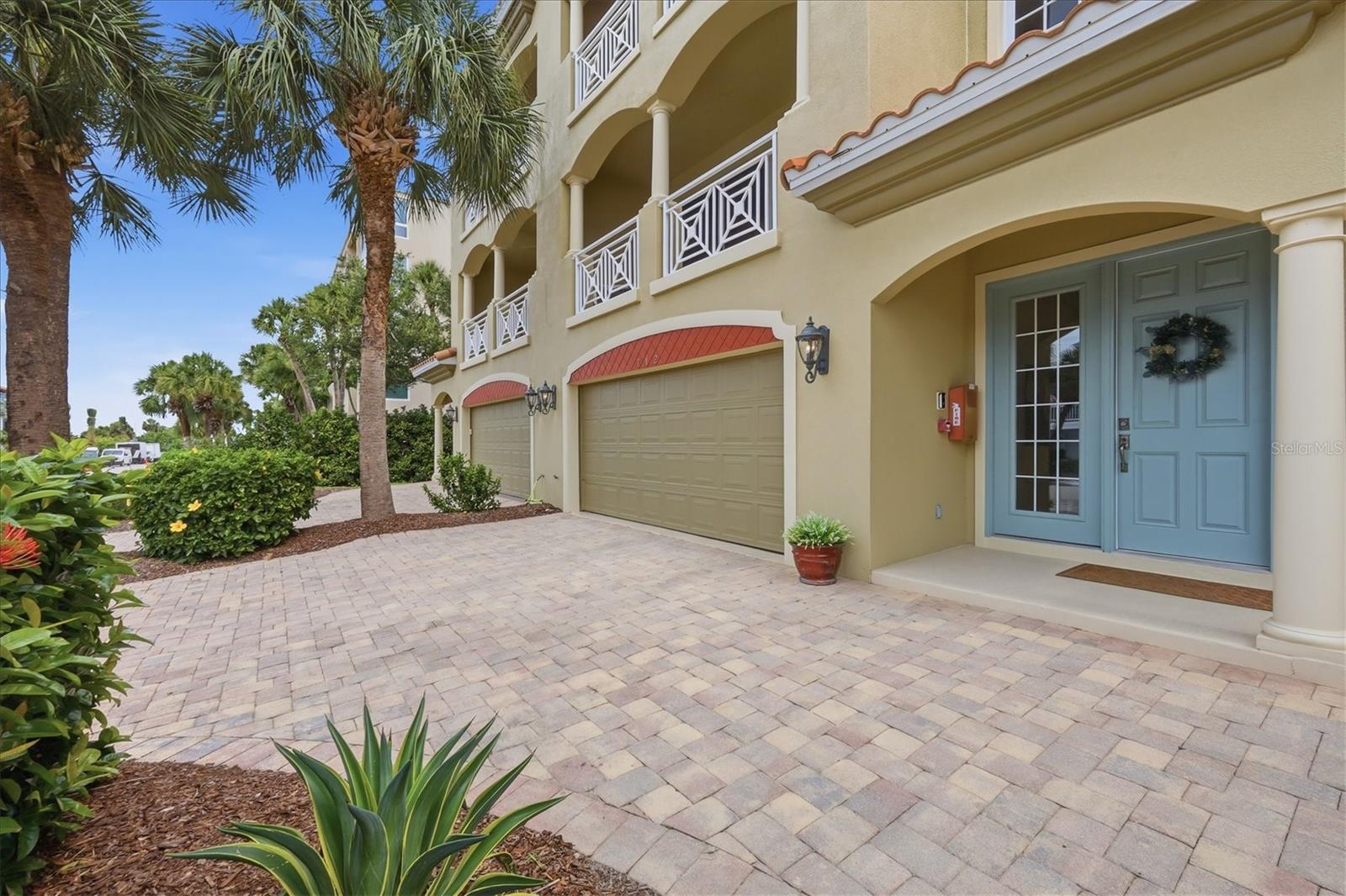 712 GRANADA AVE #2 - Photo 1