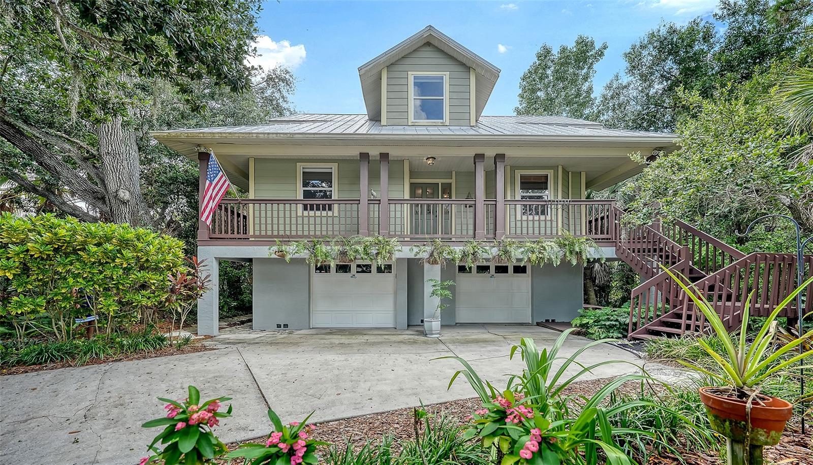 2046 CORDES ST - Photo 1