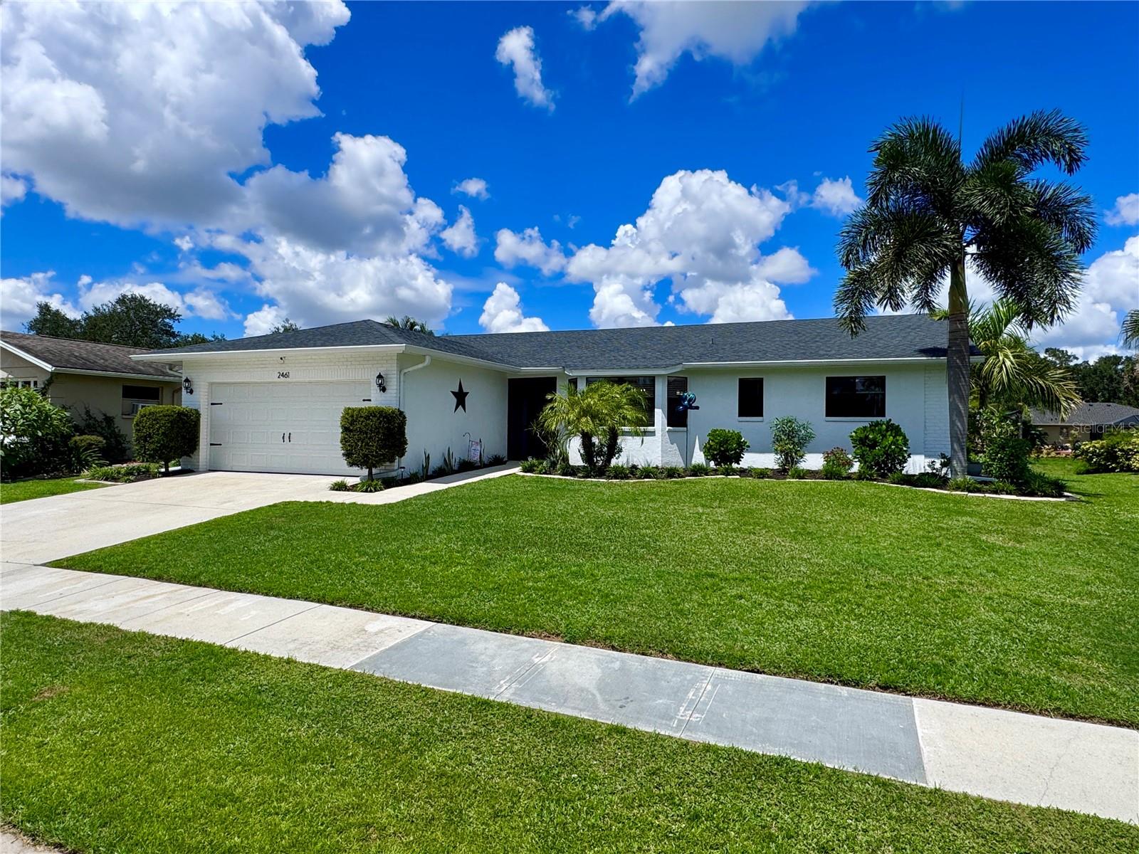 2461 GOLD OAK CT E - Photo 1