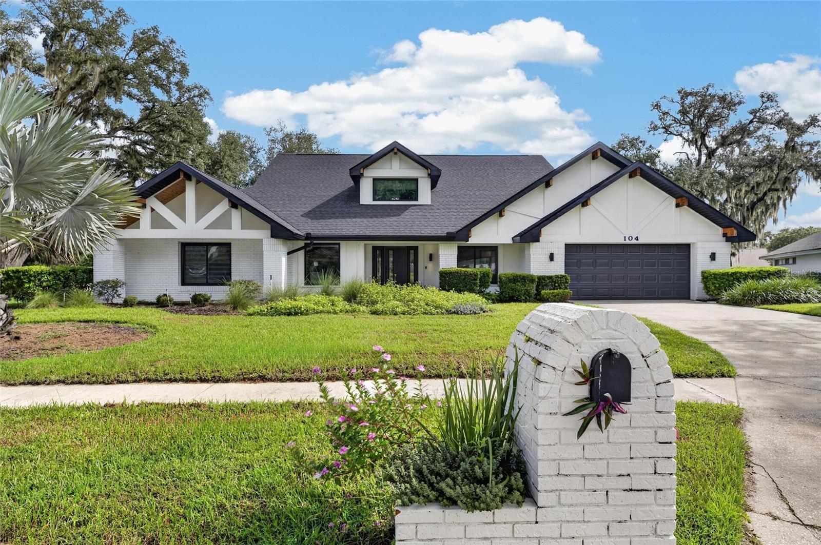 104 BARRINGTON DR - Photo 1
