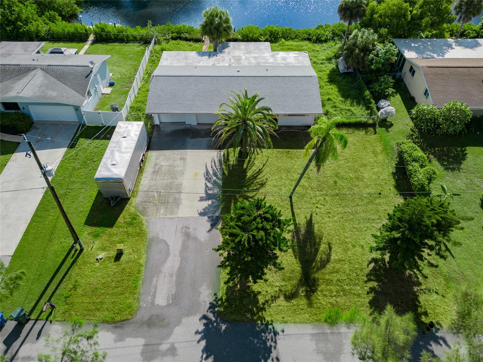 605 BARNES PKWY - Photo 1