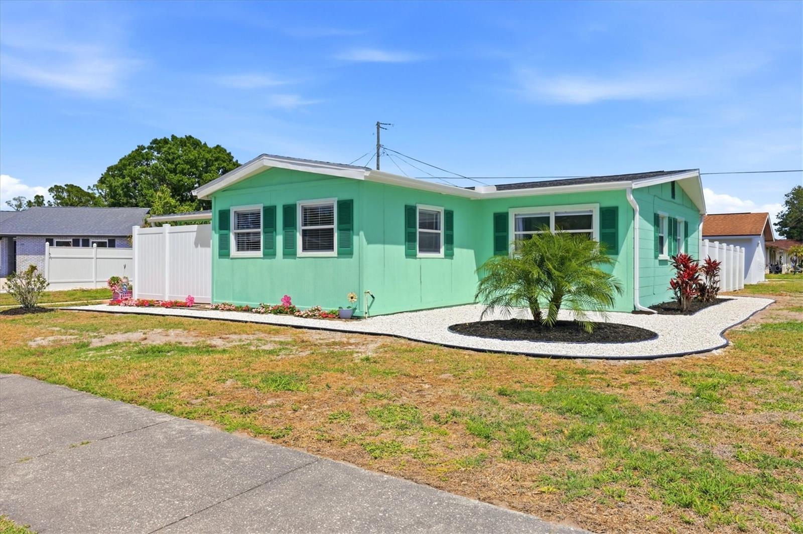 723 S BRINK AVE - Photo 1