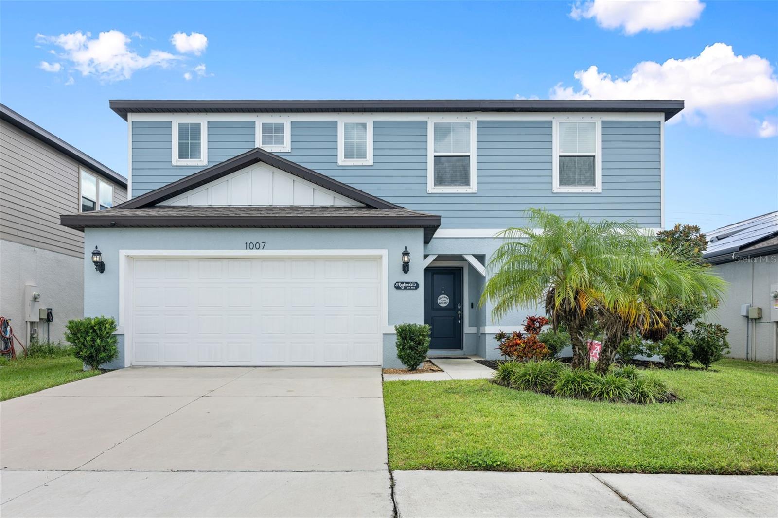 1007 GOLDEN SHINER AVE - Photo 1