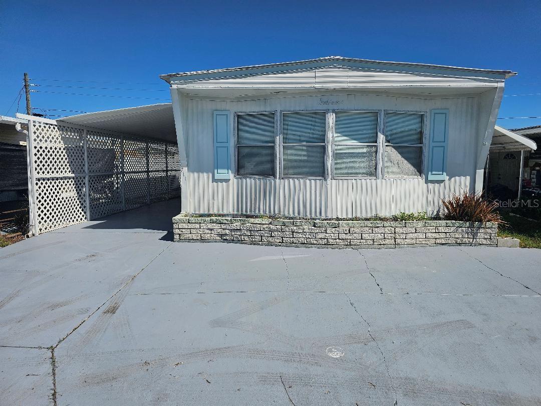 711 51ST AVENUE PLZ W - Photo 1