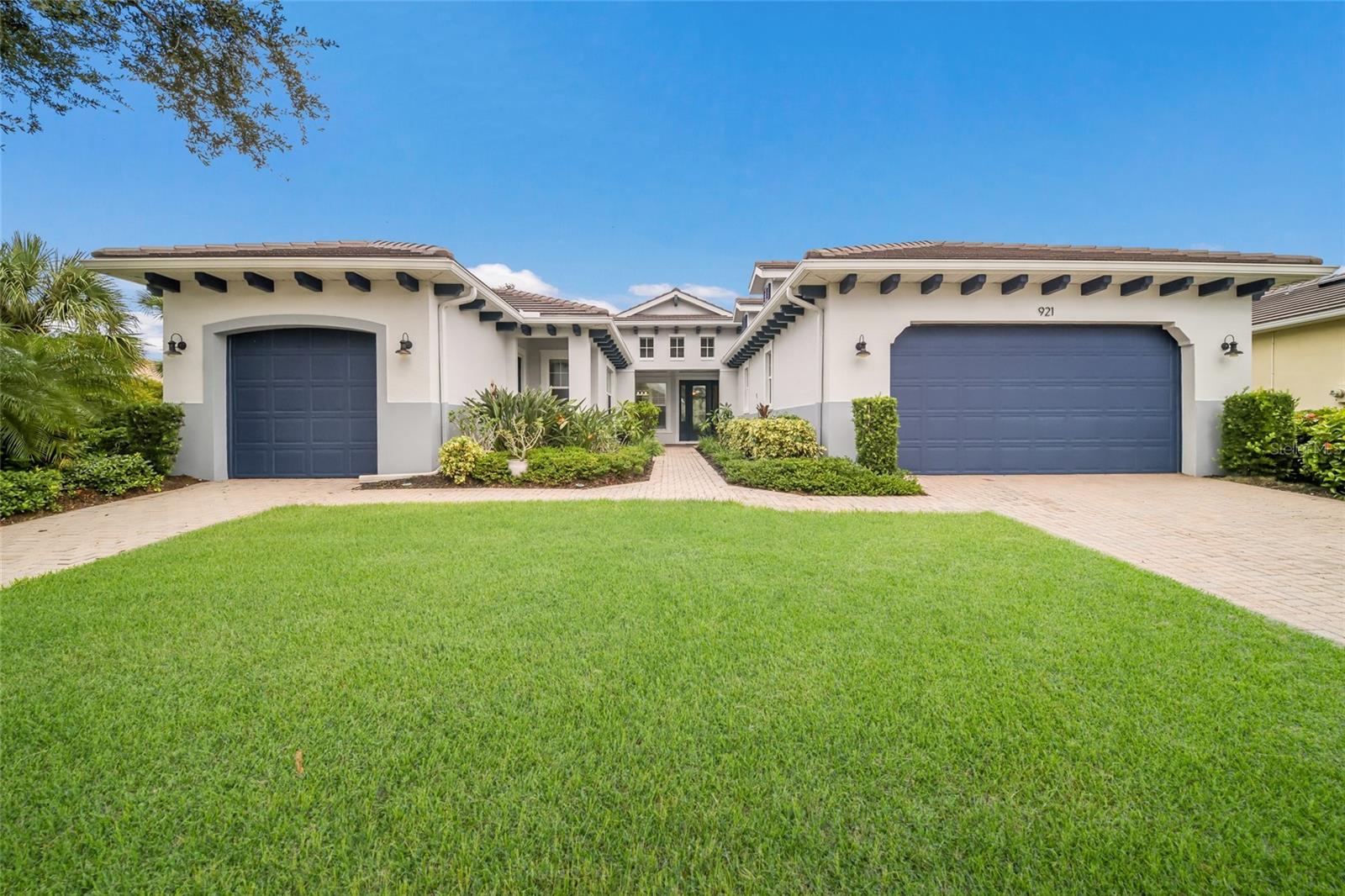 921 RIVERSCAPE ST - Photo 1