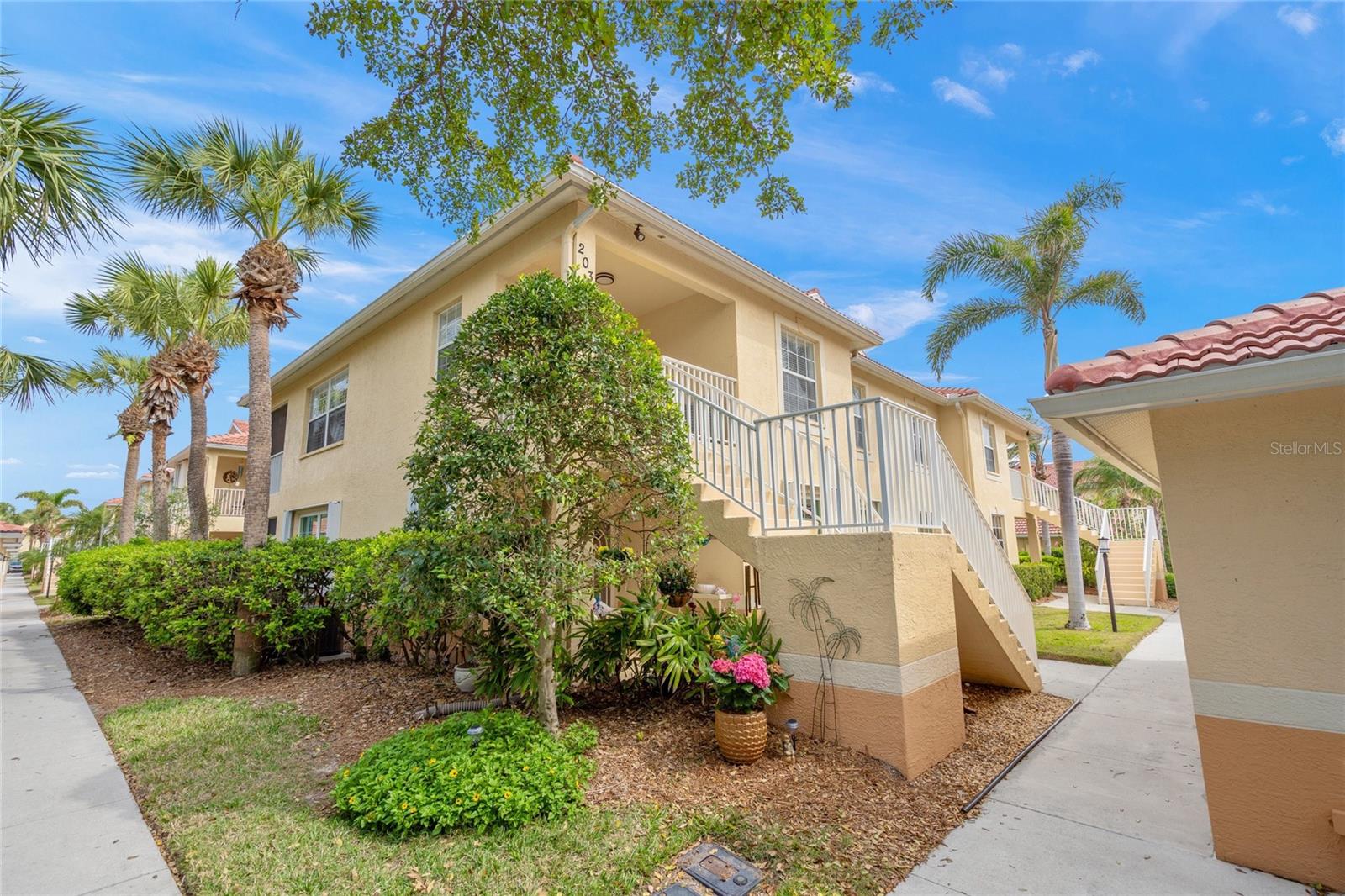 203 CASA DEL LAGO WAY #203 - Photo 1