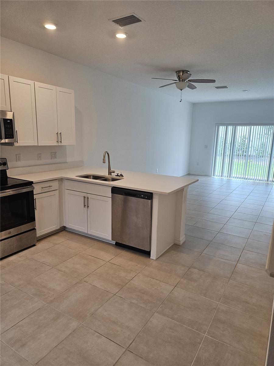 8520 DAYBREAK ST - Photo 1