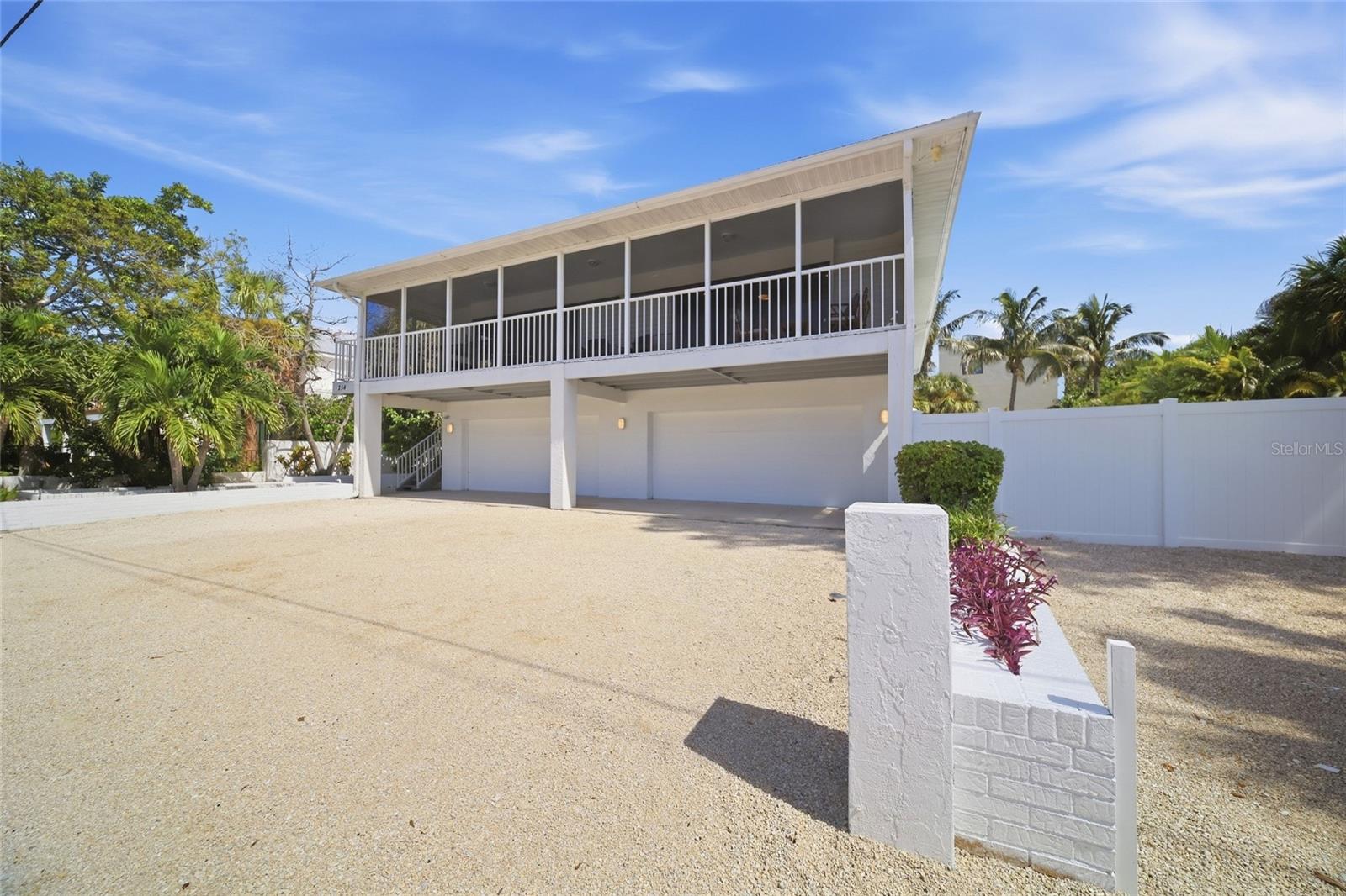 254 GLADIOLUS ST - Photo 1