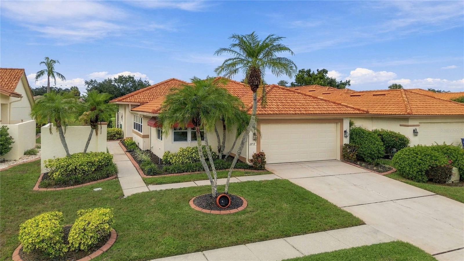 4712 PERIDIA BLVD E - Photo 1