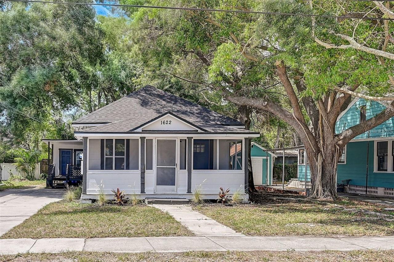 1622 BALLARD PARK DR - Photo 1