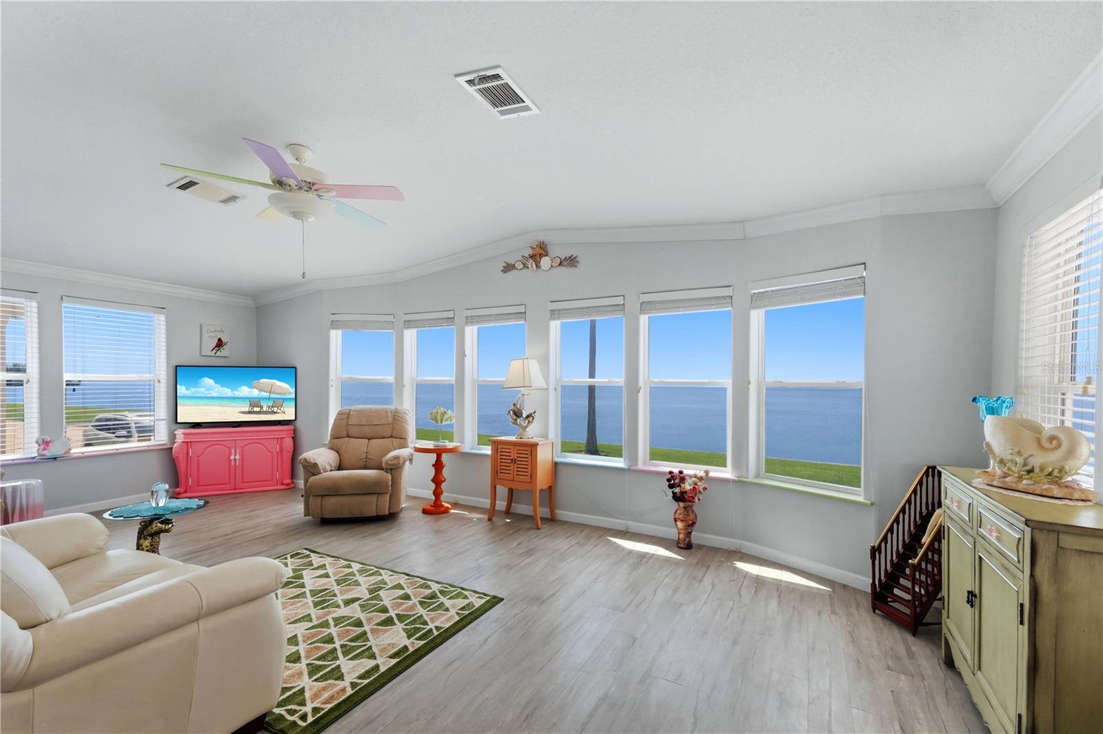 34 BAYVIEW DR - Photo 1