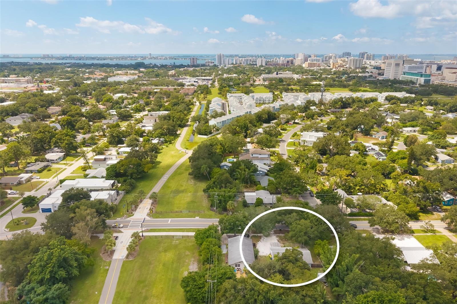 615 S SHADE AVE - Photo 1