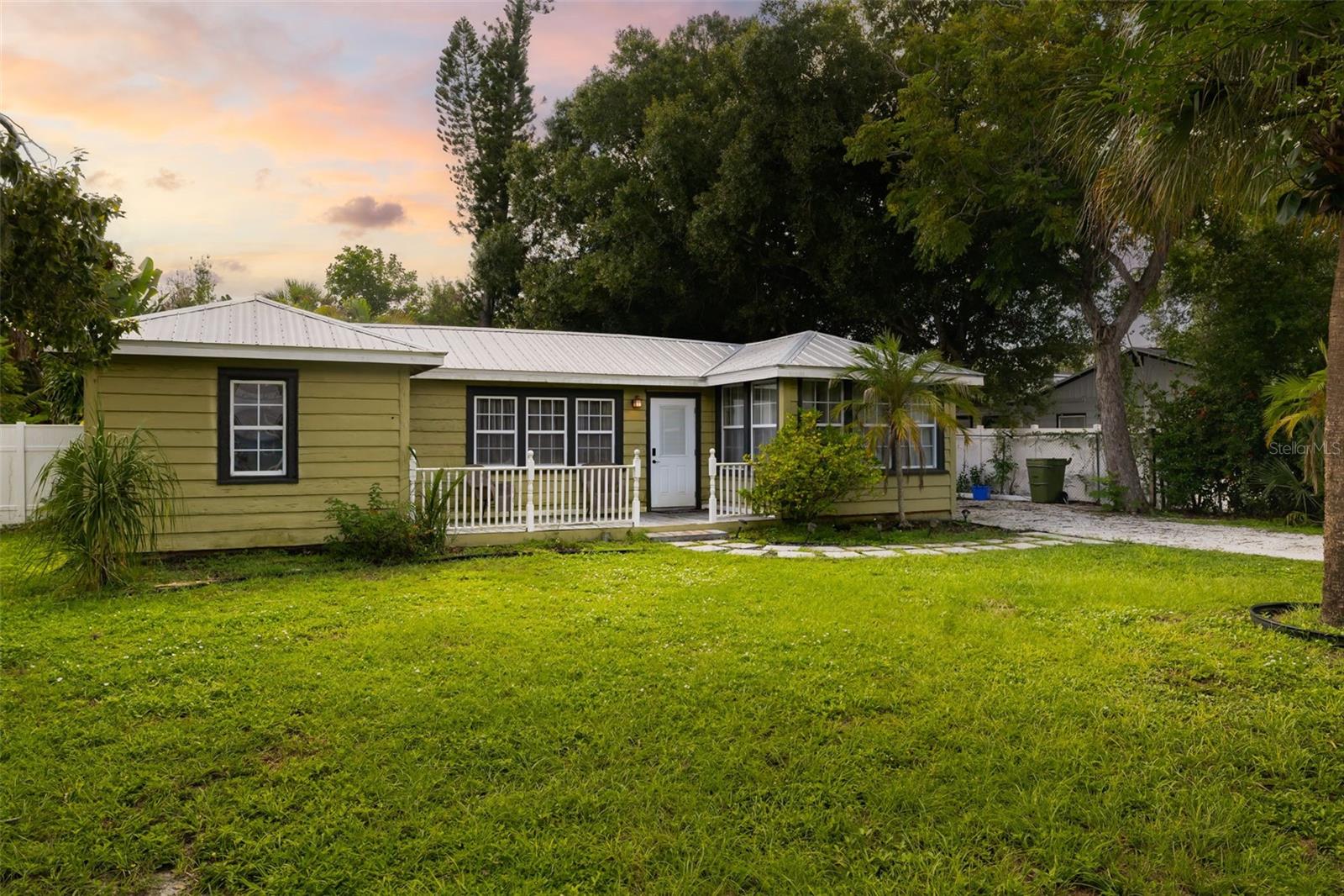 2316 GULL LN - Photo 1