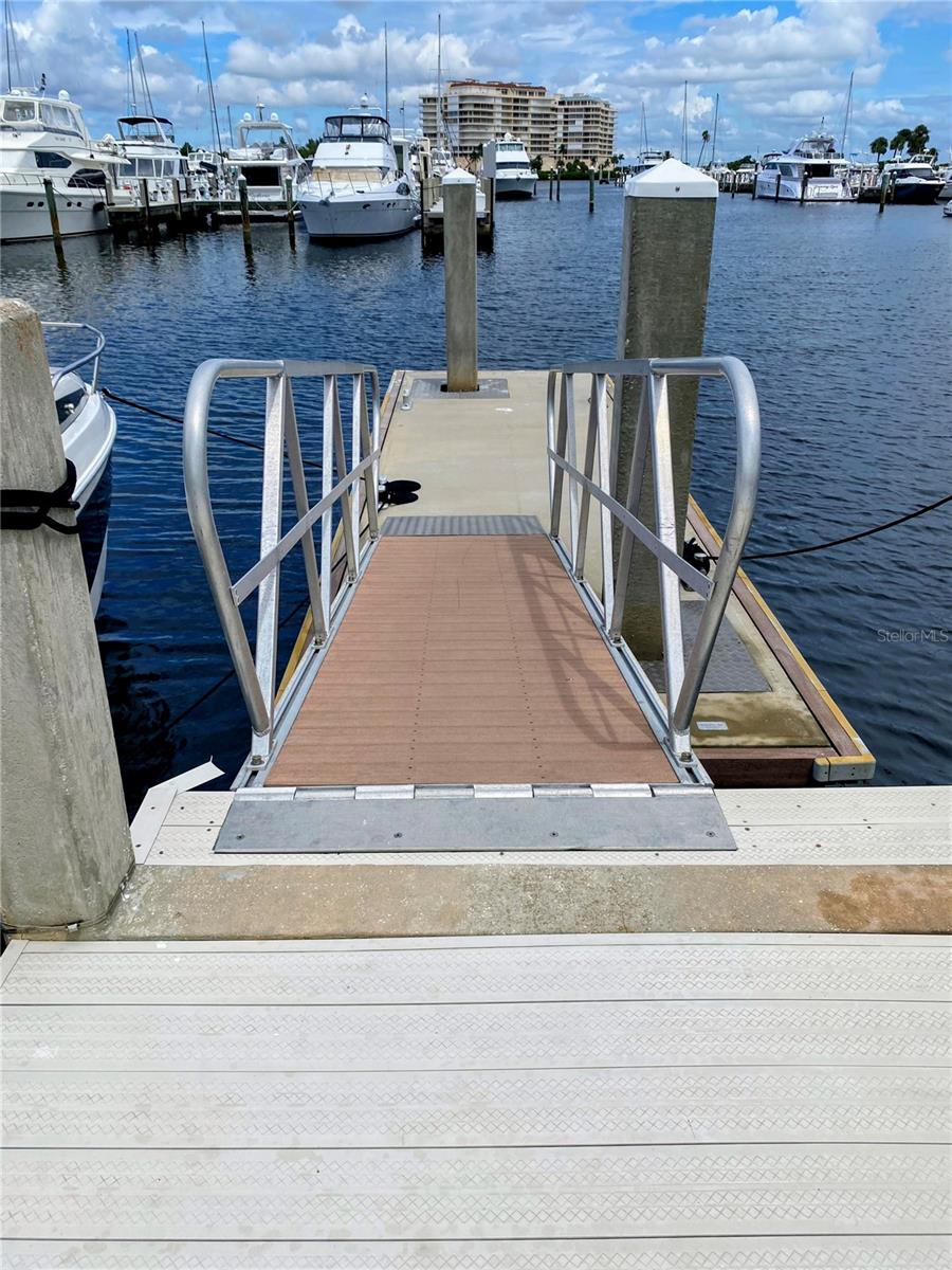 2800 HARBOURSIDE DR #E-21 - Photo 1