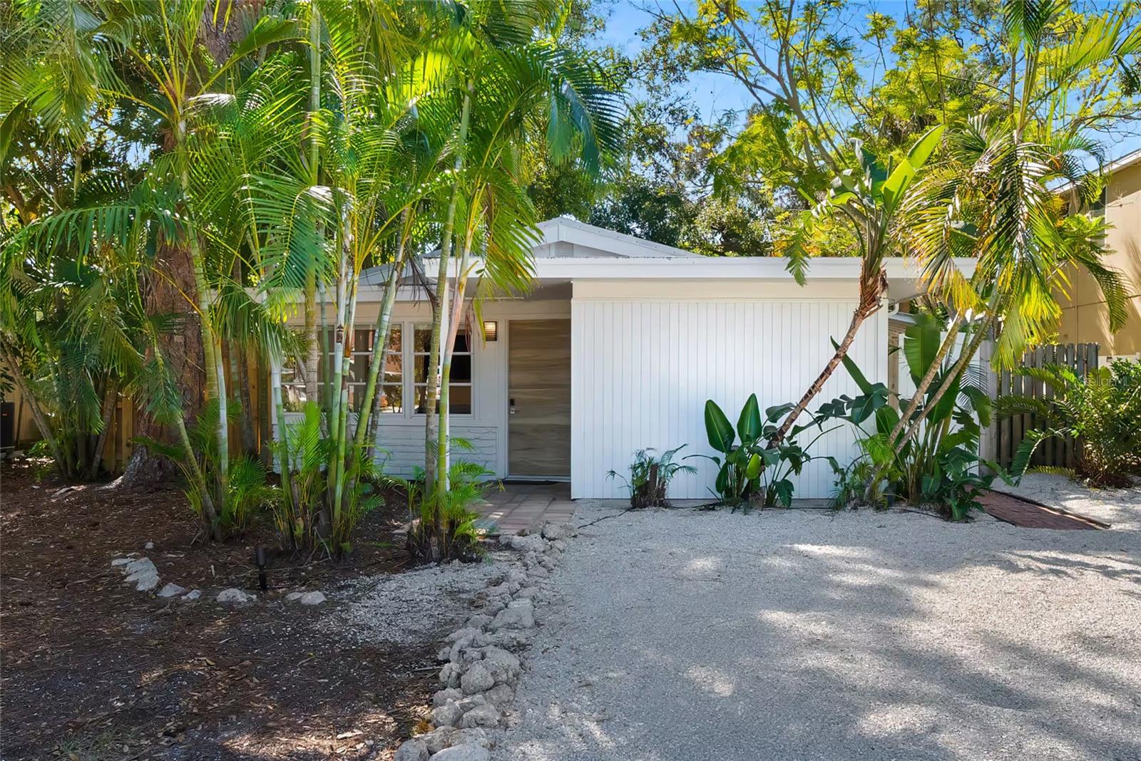 2142 WALDEMERE ST - Photo 1