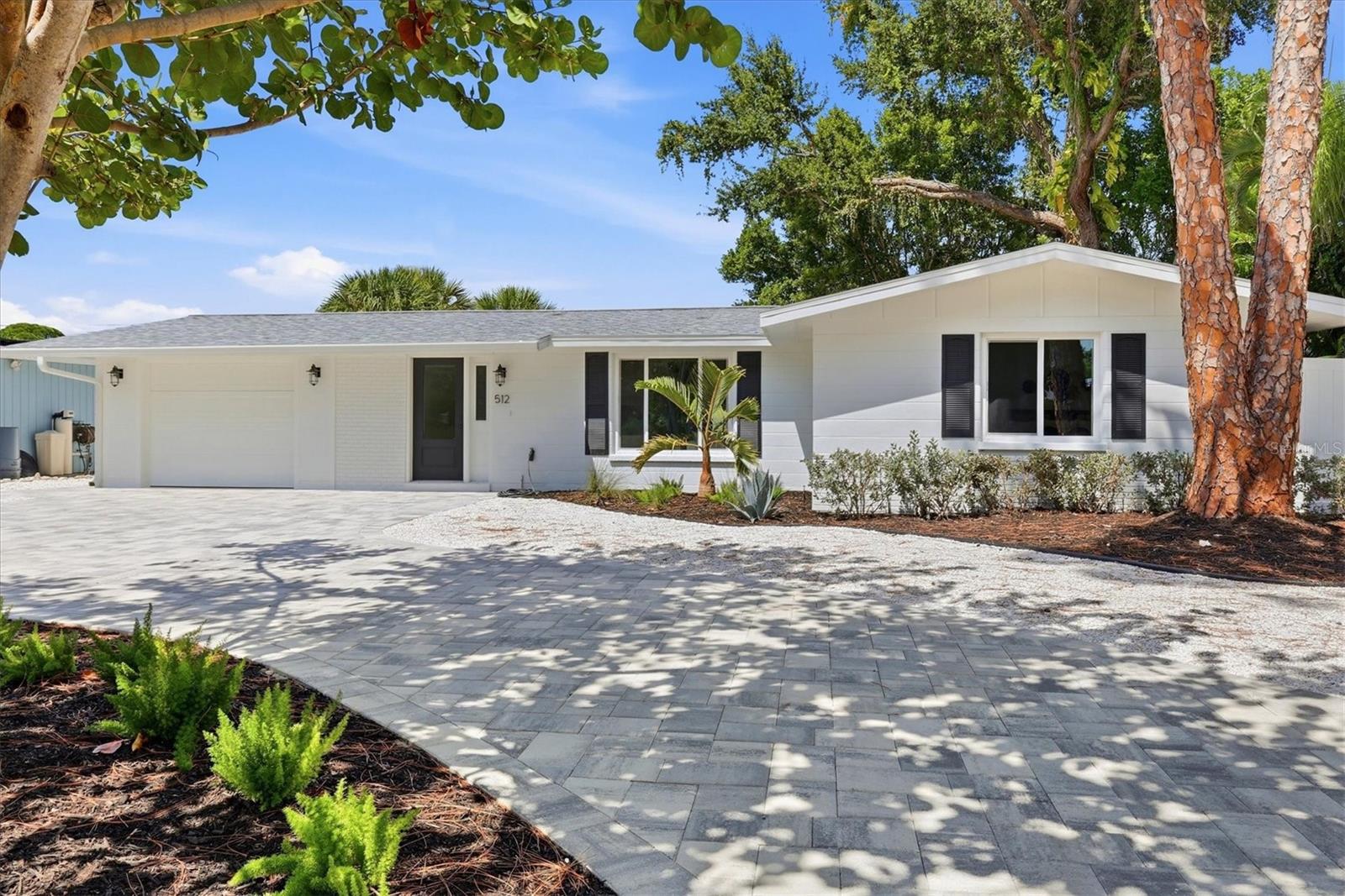 512 SANTE JOSEPH ST - Photo 1