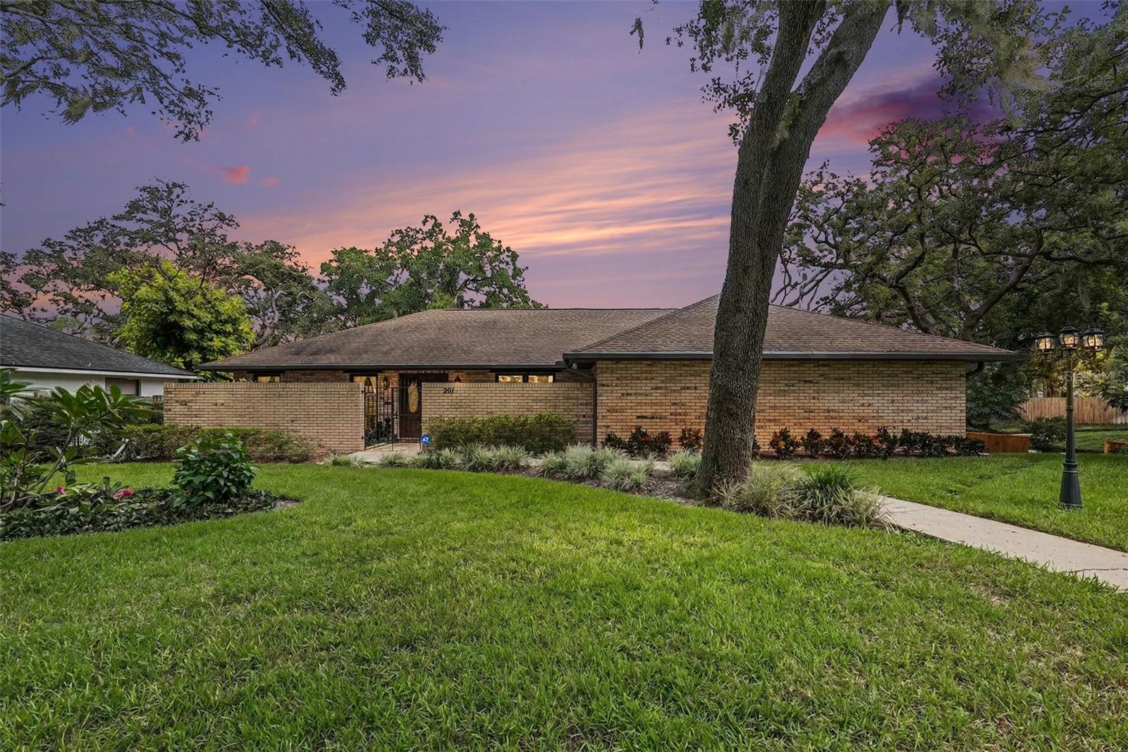 201 WILD OAK DR - Photo 1