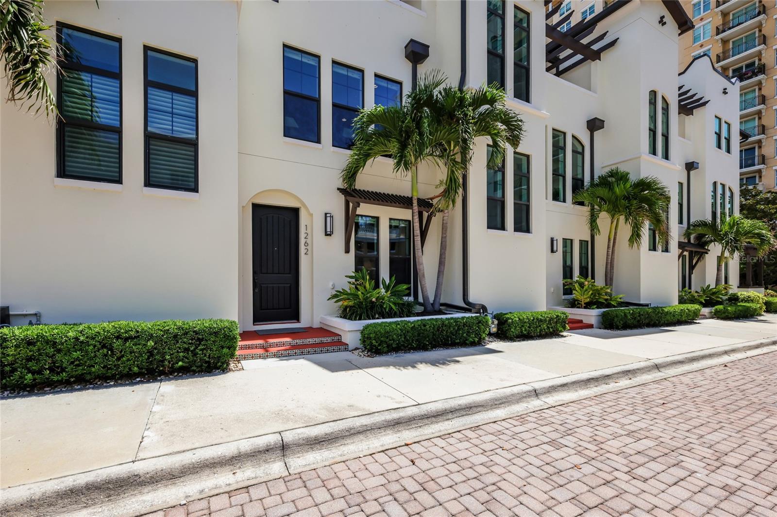 1262 MAY LN - Photo 1
