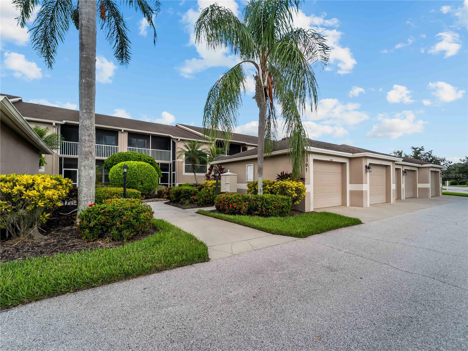 5301 MAHOGANY RUN AVE ##1024 - Photo 1