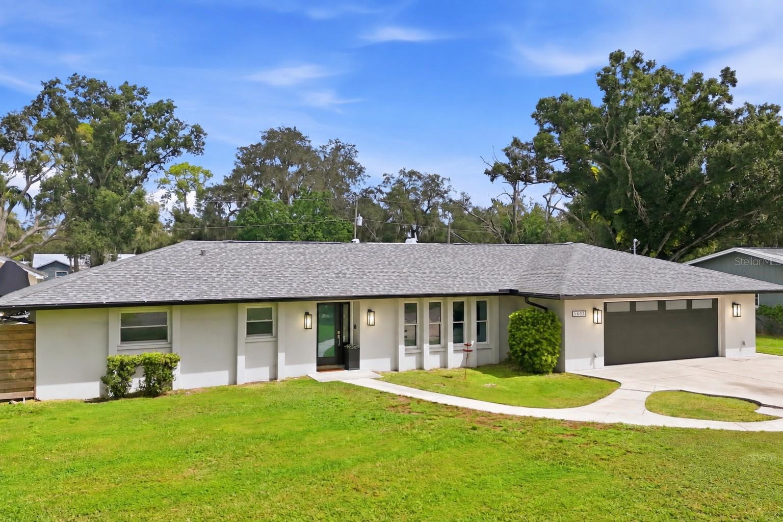 5605 SAWGRASS RD - Photo 1