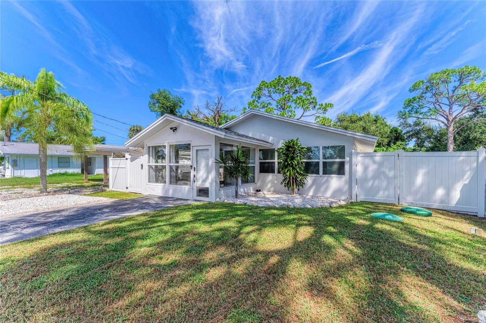 1841 JOYCE ST - Photo 1