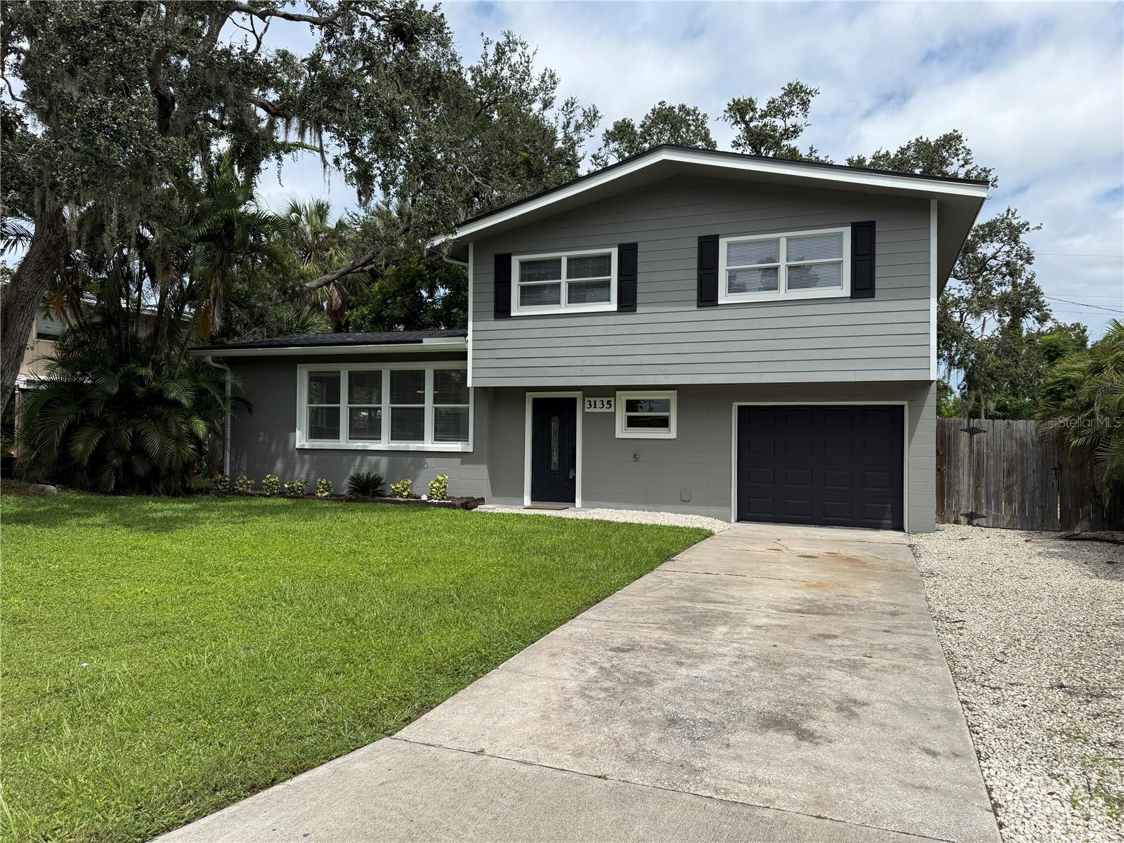 3135 ALTA VISTA ST - Photo 1