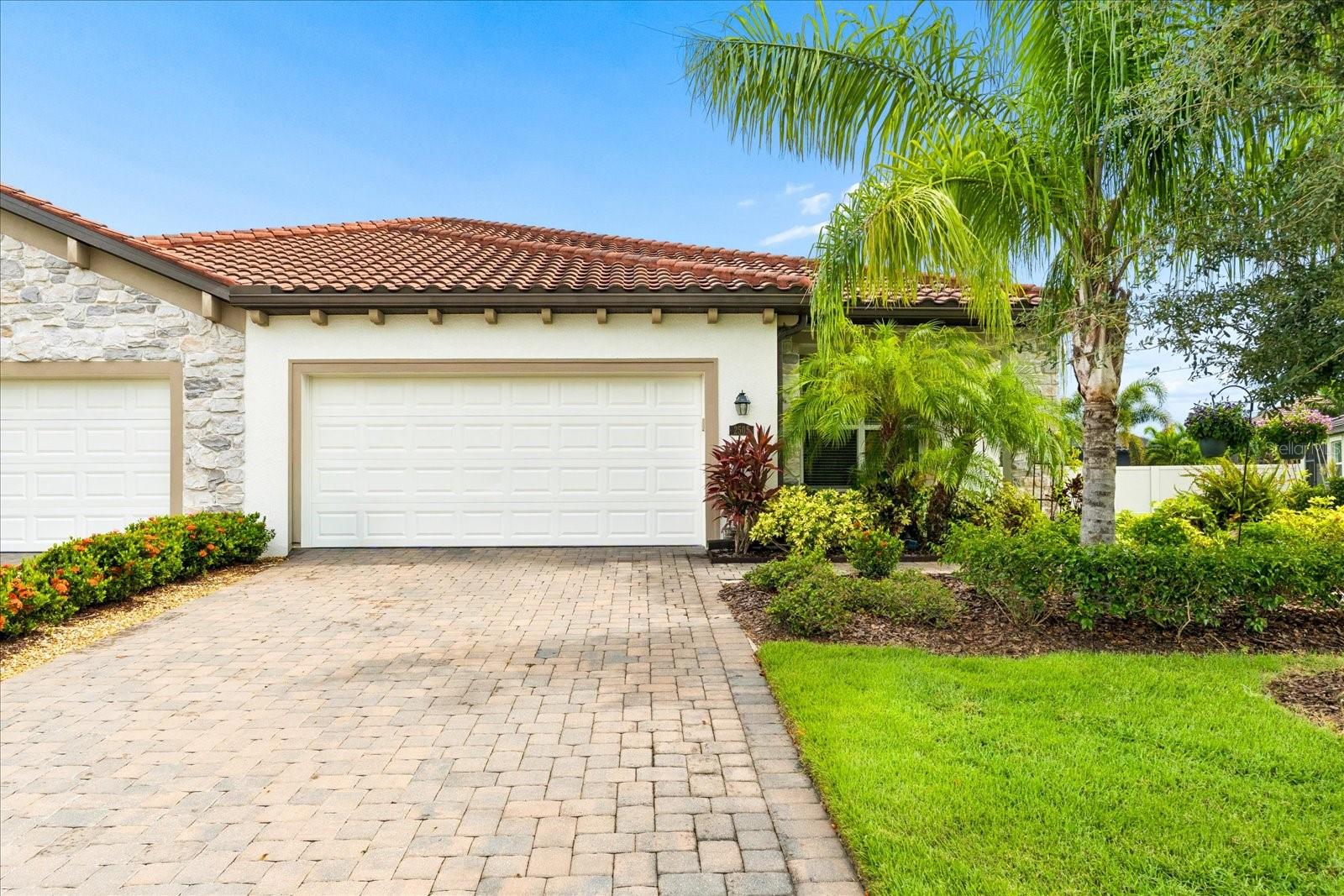 2505 AVOLET CT - Photo 1