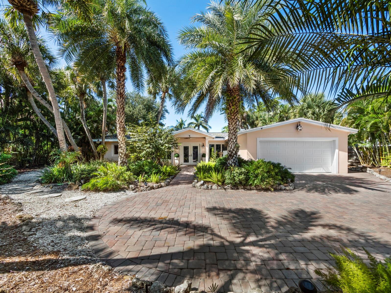 5140 WINDWARD AVE - Photo 1