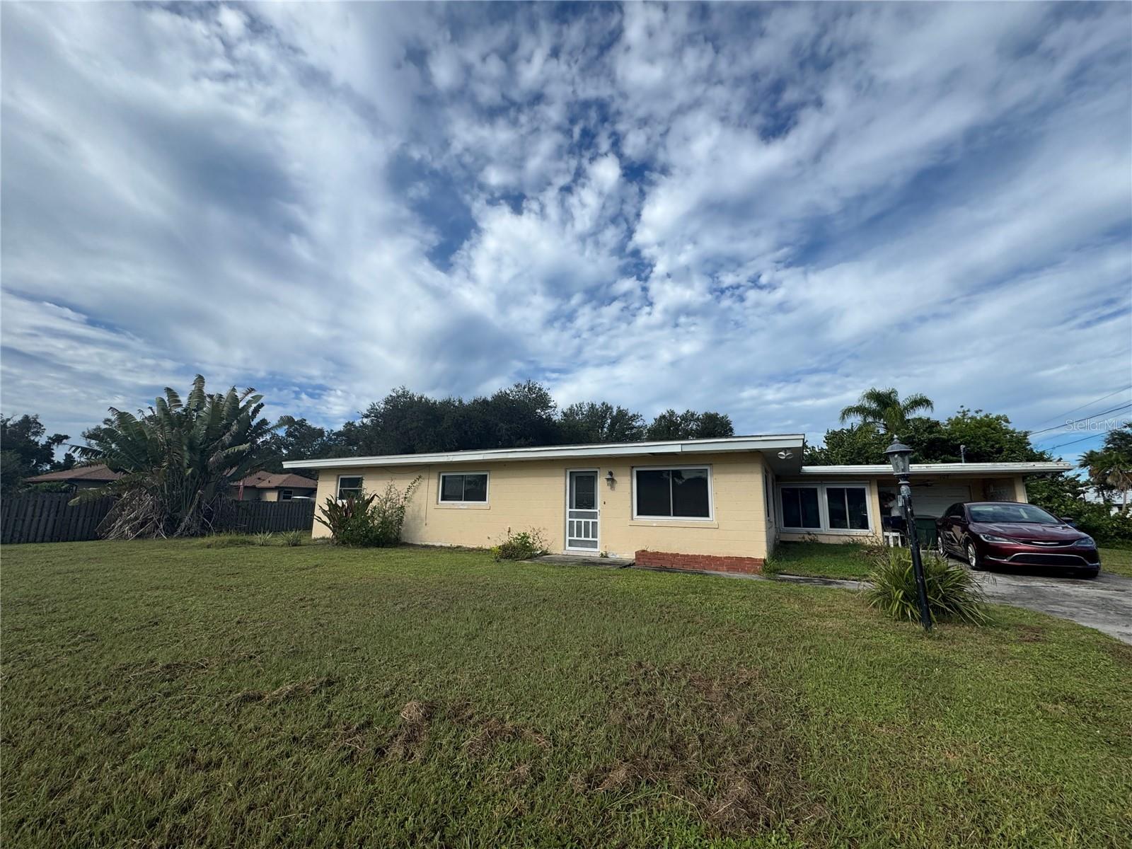 1205 SUNSET AVE - Photo 1