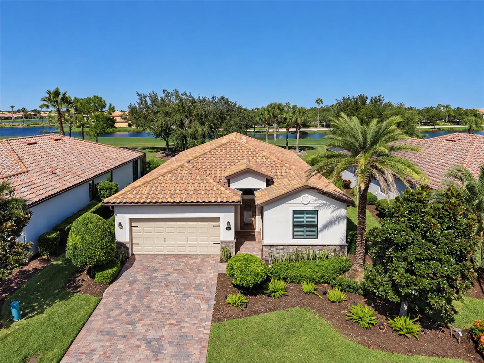 7027 QUIET CREEK DR - Photo 1