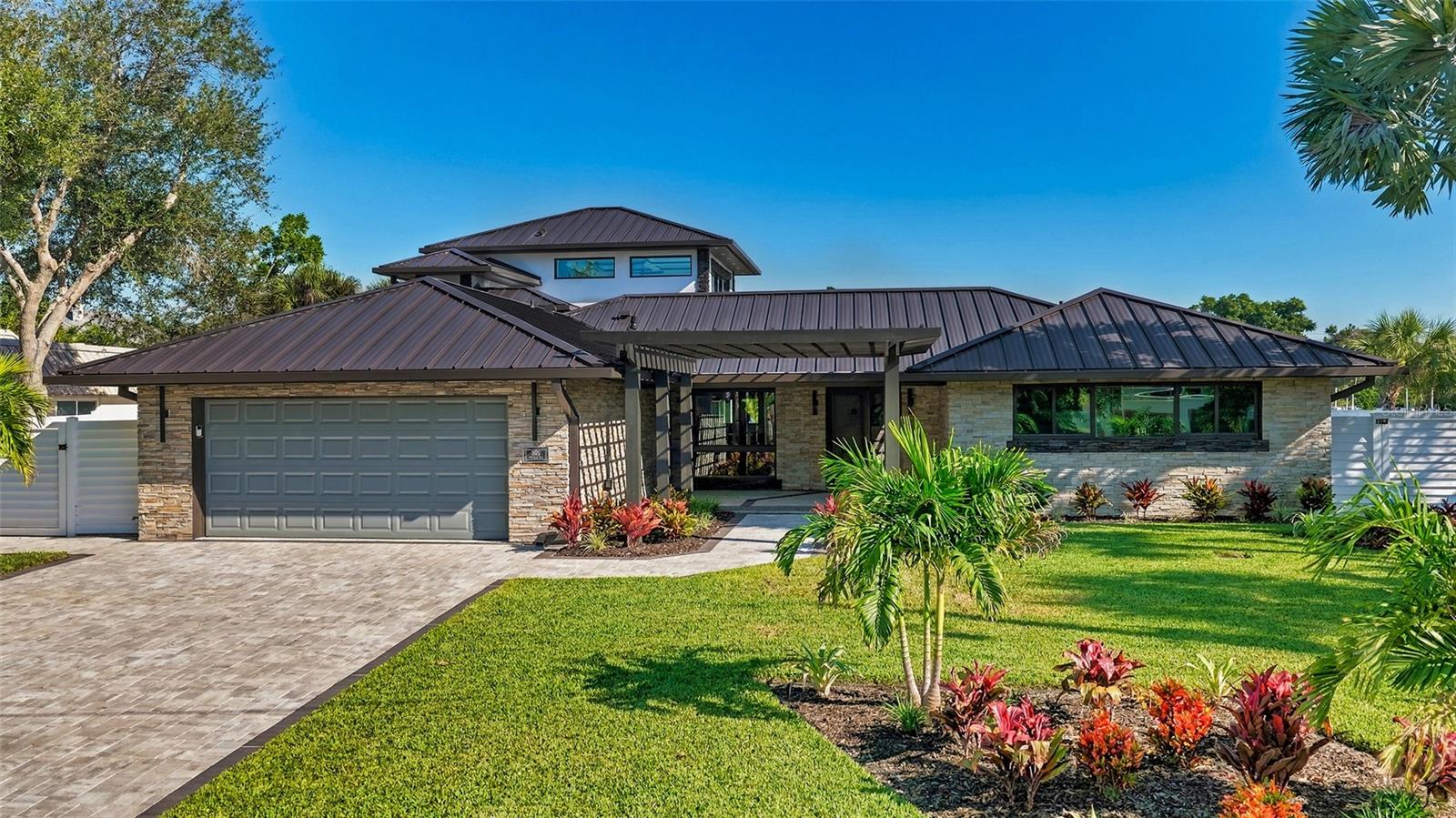 809 IDLEWILD WAY - Photo 1