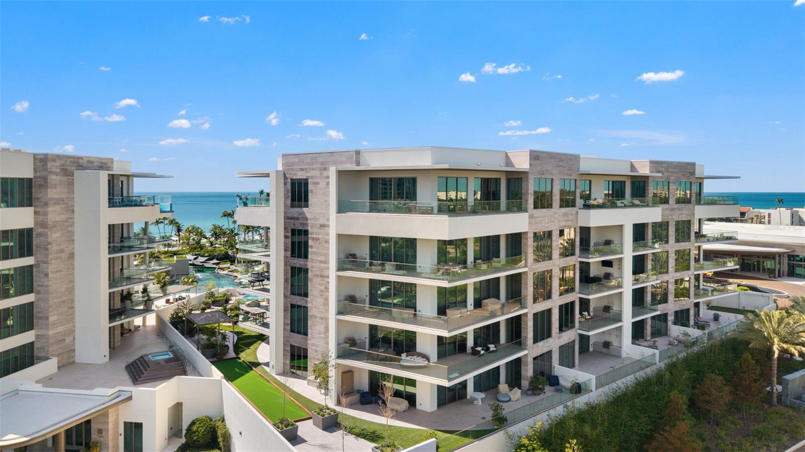 1591 GULF OF MEXICO DR #512 - Photo 1