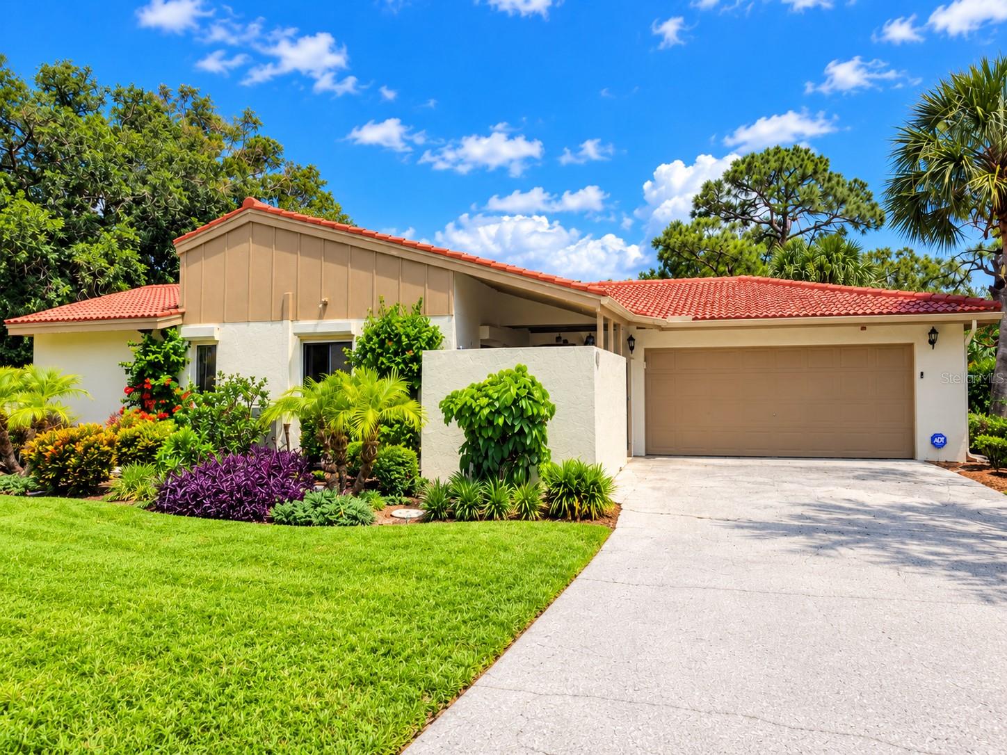 3706 SUN EAGLE LN - Photo 1