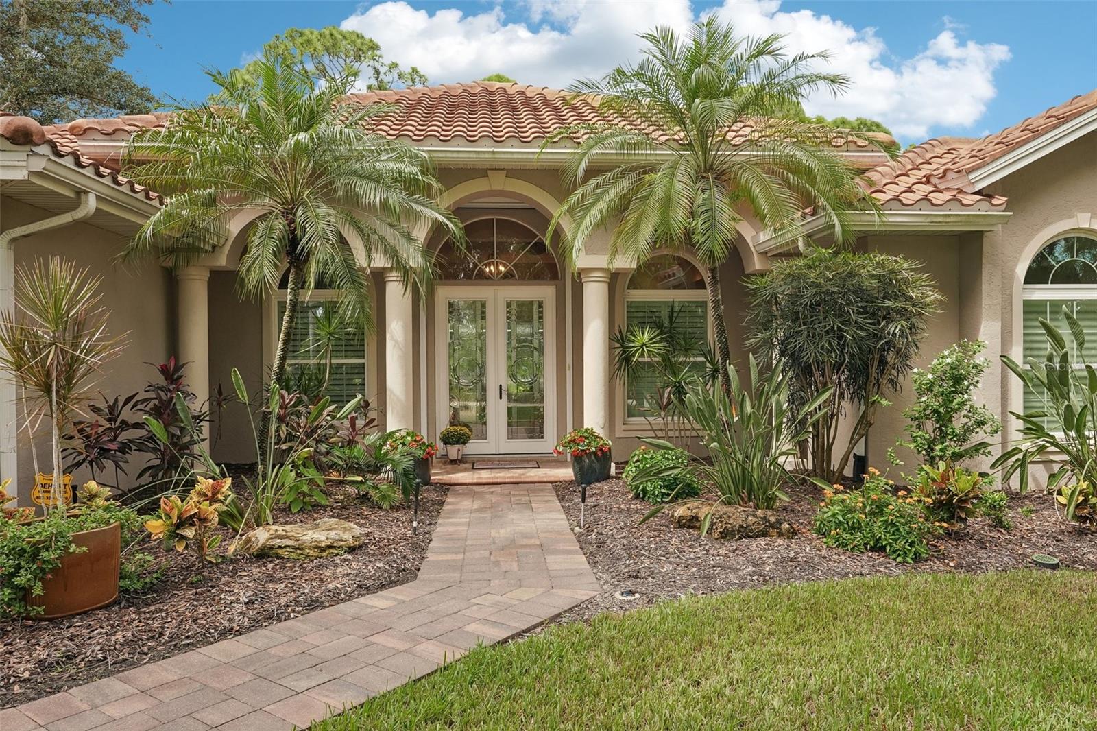 444 FIELDSTONE DR - Photo 1