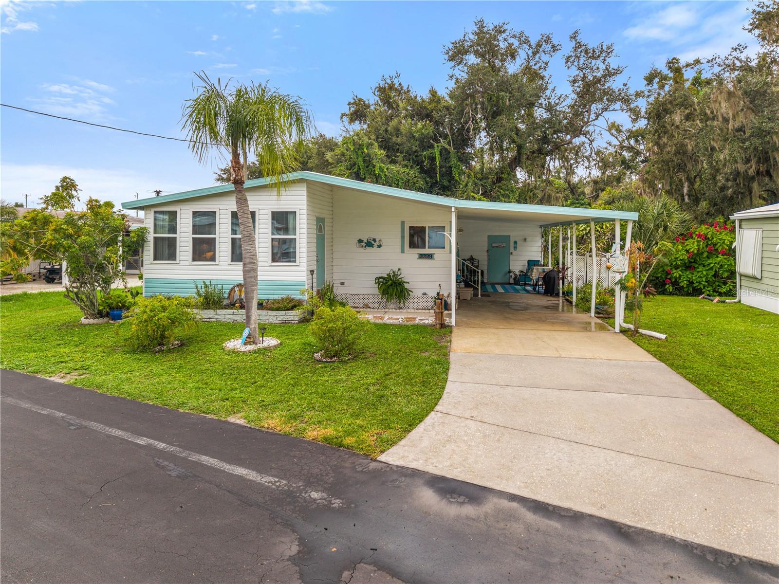 3329 EILEEN DR - Photo 1
