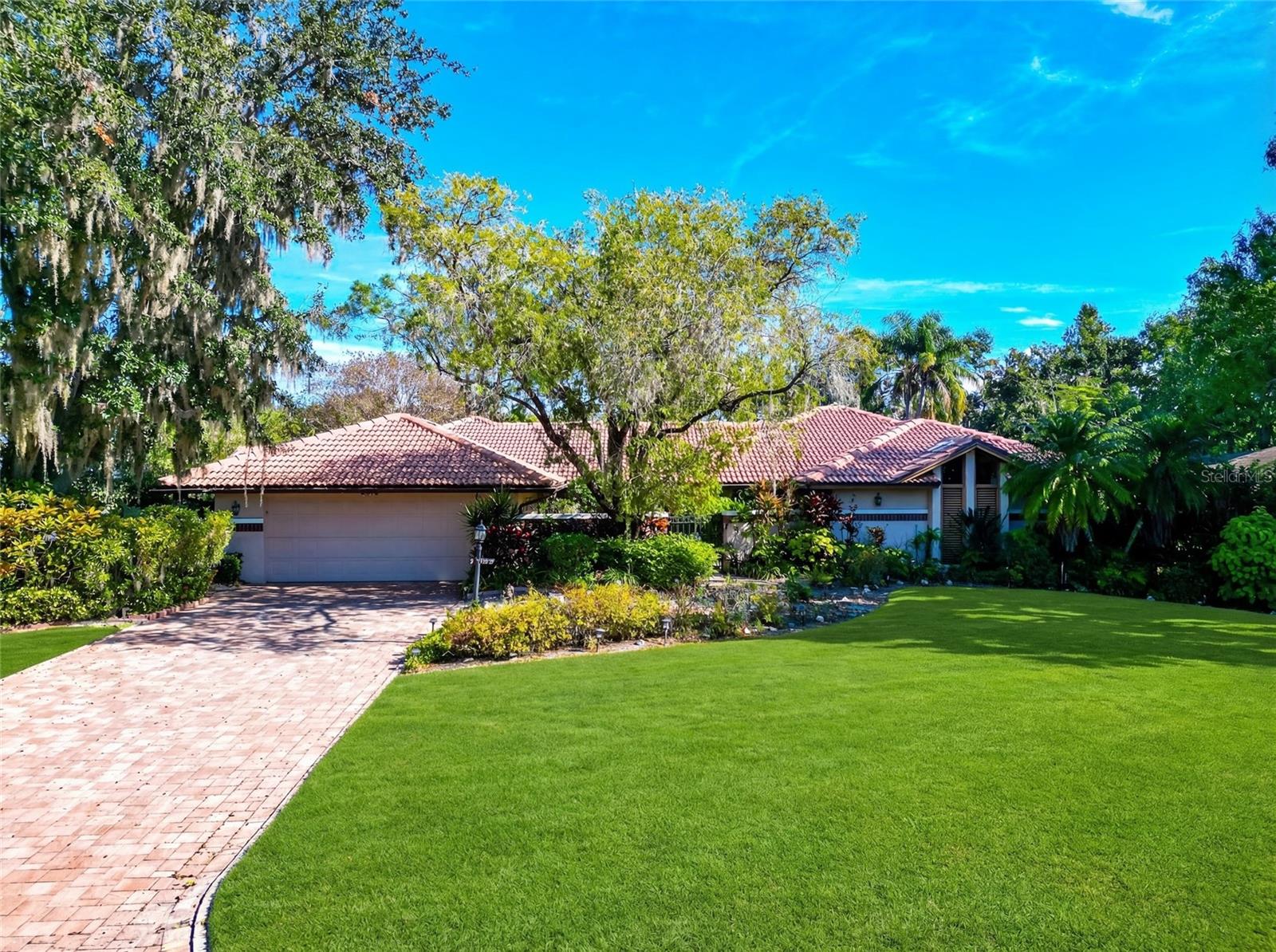 6976 COUNTRY LAKES CIR - Photo 1