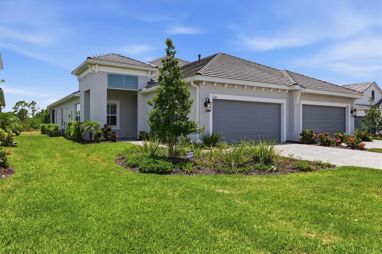 2321 BLUE MAHOE LN - Photo 1