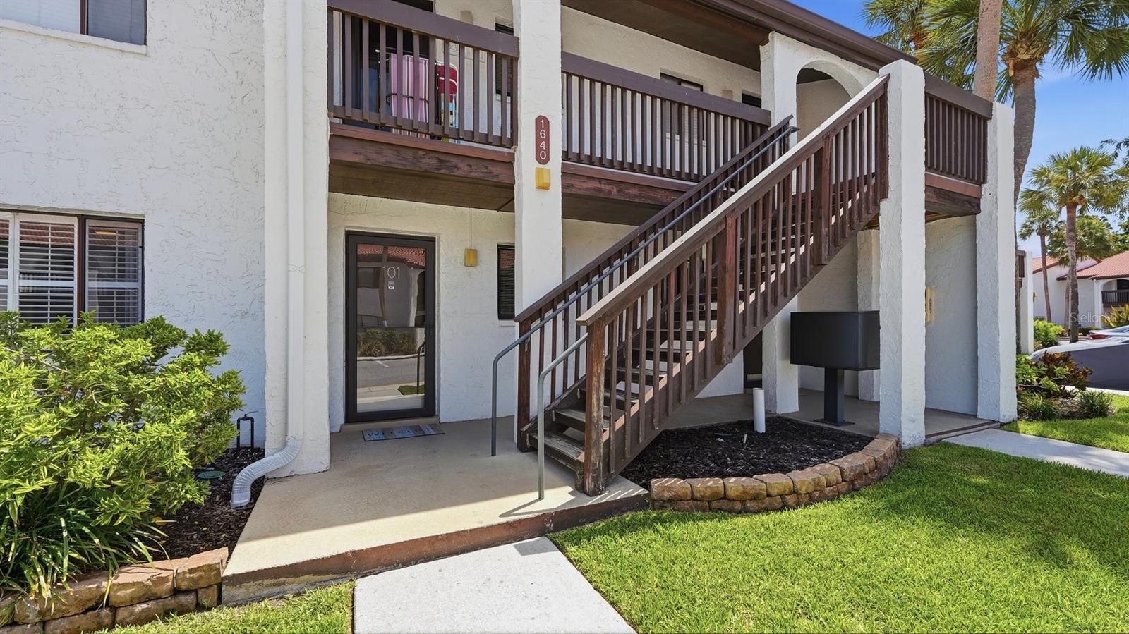 1640 STICKNEY POINT RD #40-101 - Photo 1