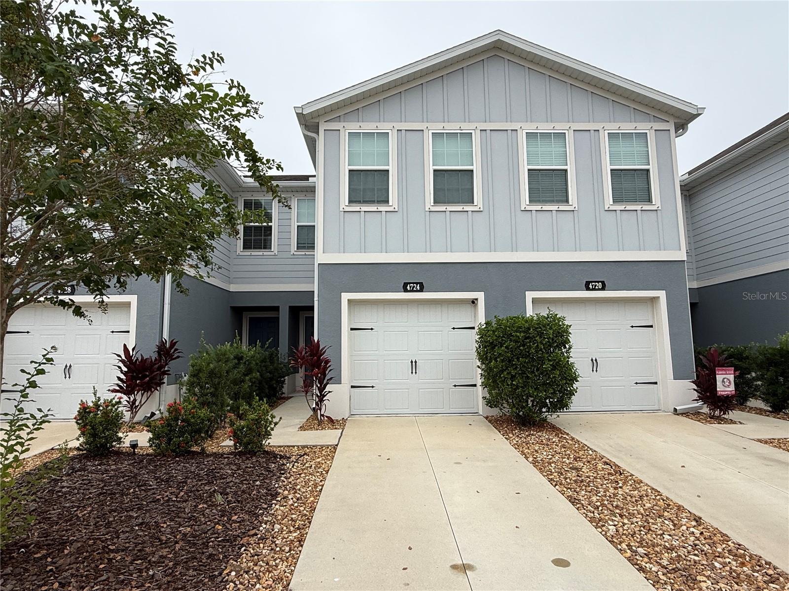 4724 OLD BLUSH ST - Photo 1