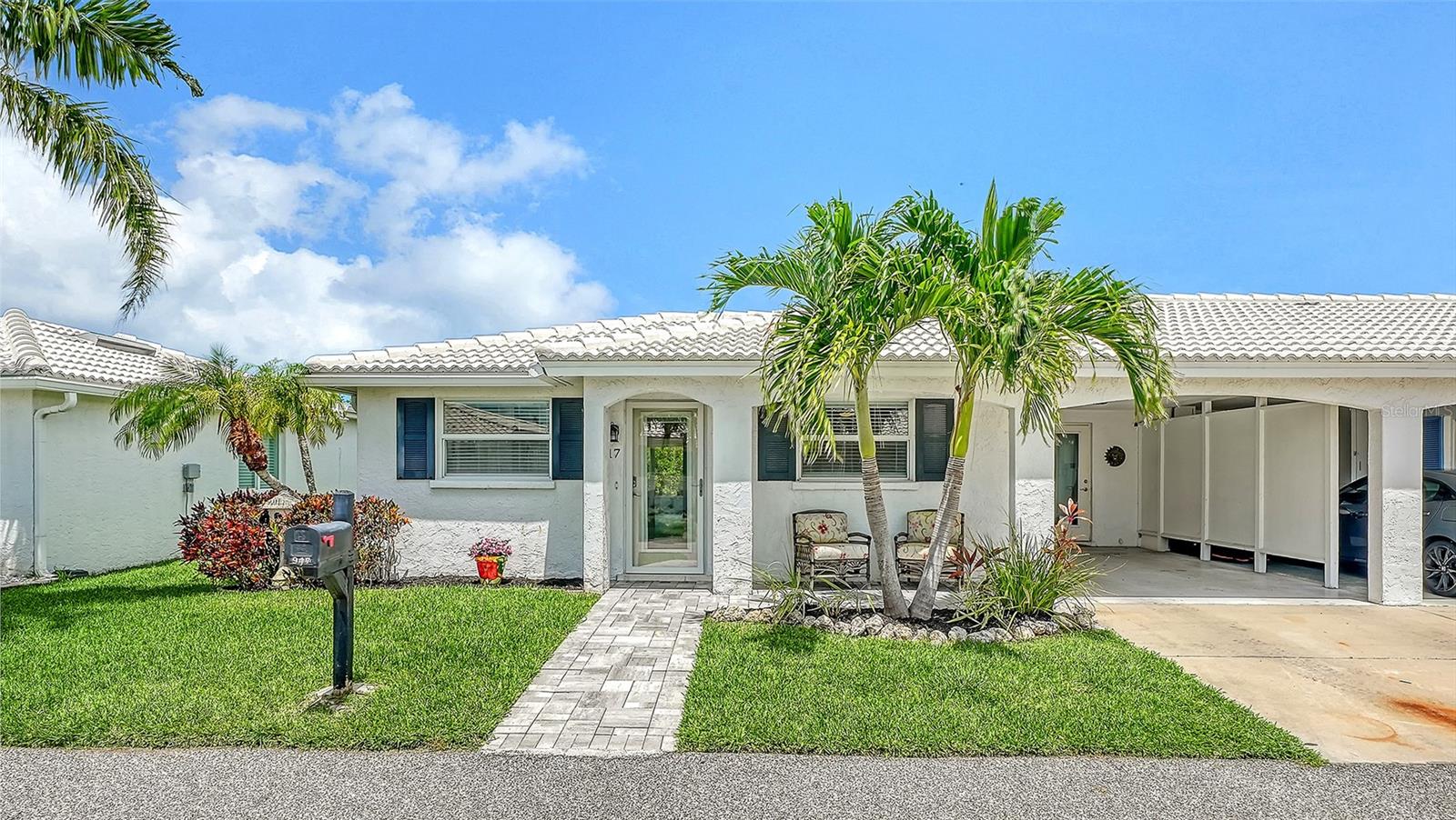 917 SPANISH DR N - Photo 1