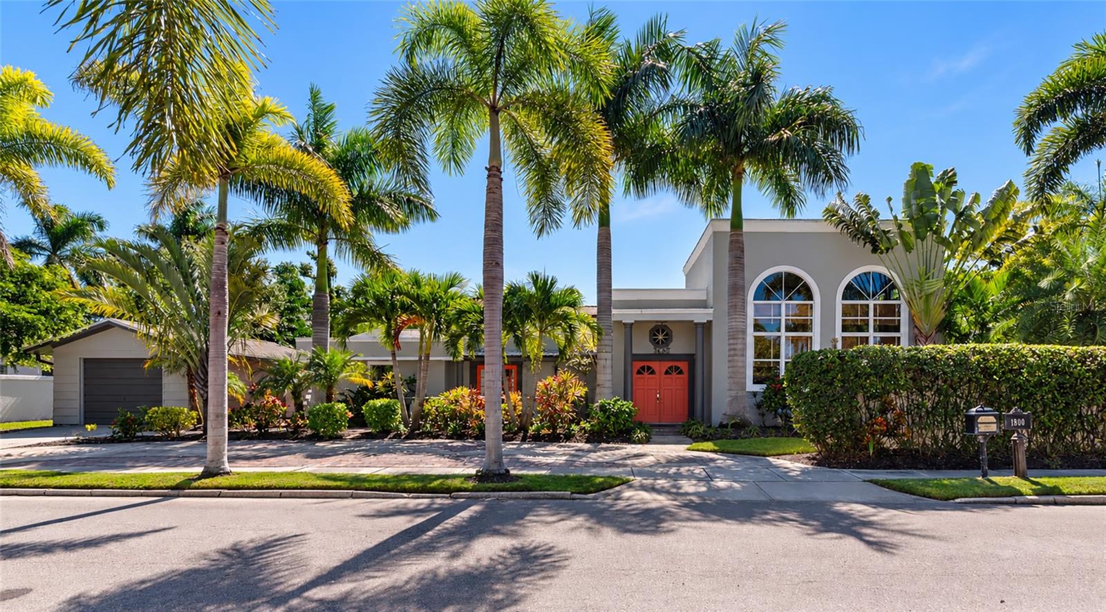 1800 ALTA VISTA ST - Photo 1