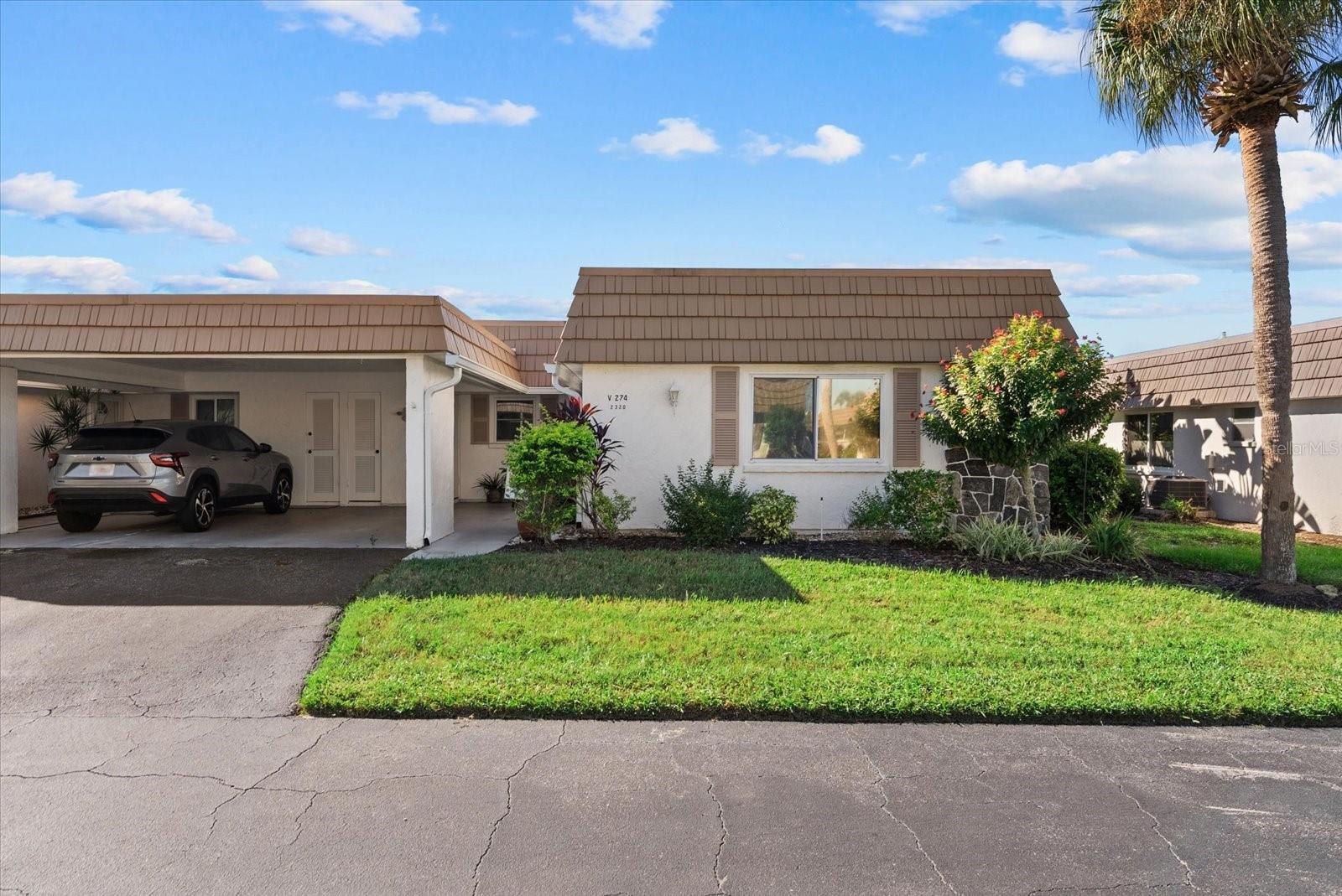 2320 AQUABLUFF PL #V274 - Photo 1