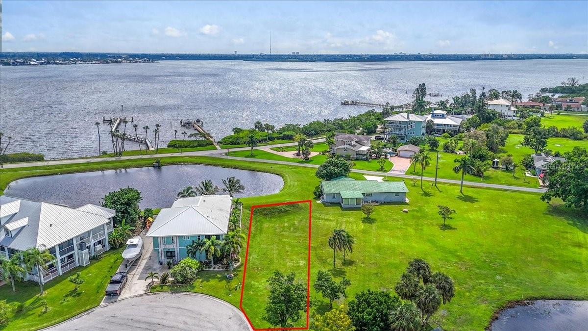 71 ISLAND CT - Photo 1