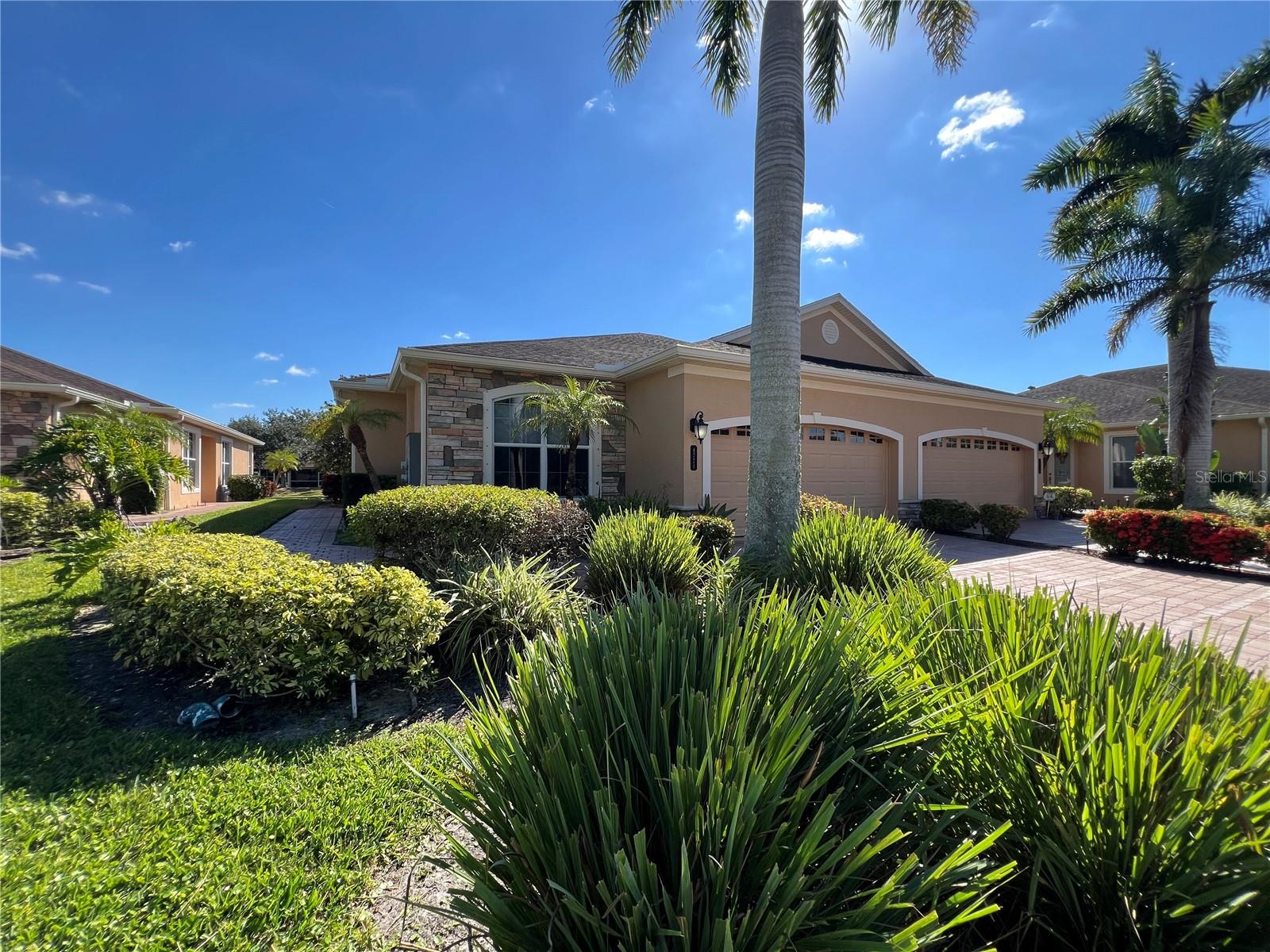 4721 TURNBERRY CIR - Photo 1
