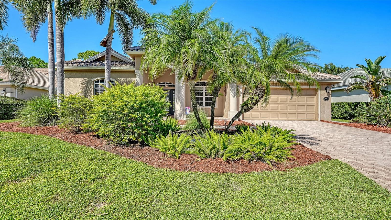 819 GOLDEN POND CT - Photo 1