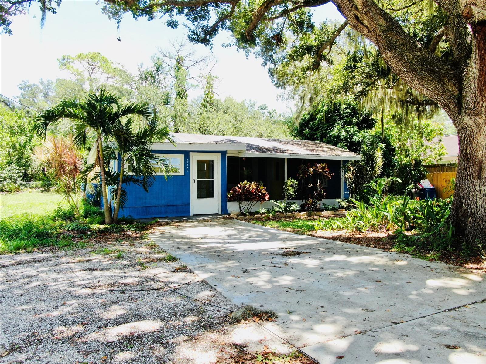 3006 N ORIENTE AVE - Photo 1